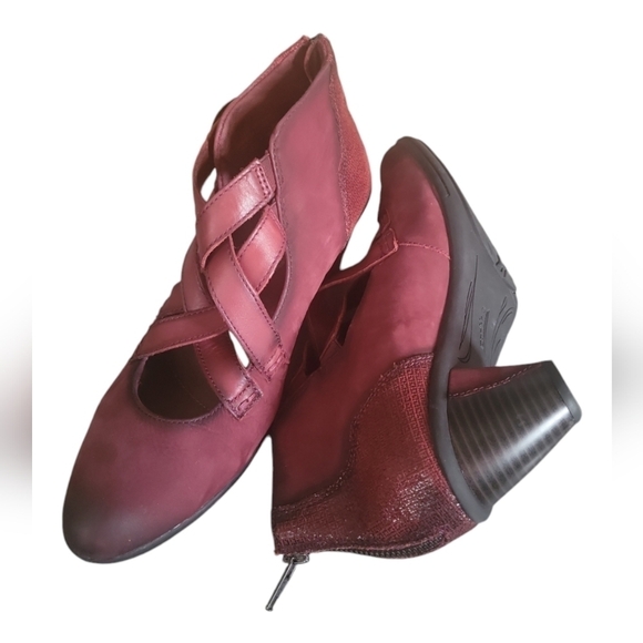 Earth Women's Burgundy Suede Zip back Closure Ankle Booties Sz 8.5B - Picture 6 of 11